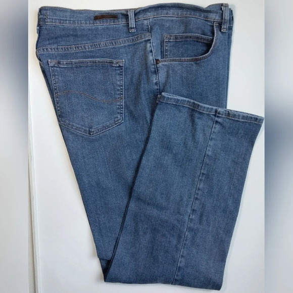 Women's Lee Relaxed Fit Blue Jeans size 16 Short - Picture 1 of 6